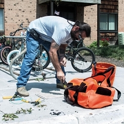KLEIN 5216V LINEMAN DUFFEL BAG