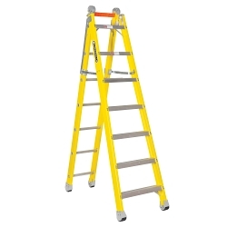 LOUISVILLE FXC1207 7-FT . FG COMBINATION LADDER