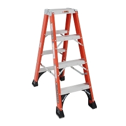 LOUISVILLE FM1404HD 4-FT . FG TWIN STEPLADDE