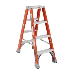 LOUISVILLE FM1504 4-FT . FG TWIN STEPLADDER TYP