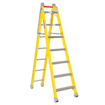 LOUISVILLE FXC1207 7-FT . FG COMBINATION LADDER